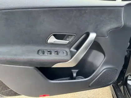 Photo 7 Mercedes Classe A  200 7G-DCT