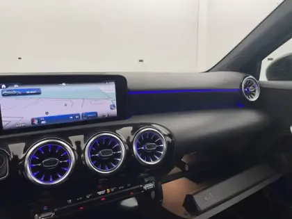 Photo 88 Mercedes Classe A  200 7G-DCT