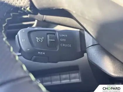 Photo 17 Peugeot 2008  Hybrid 145 e-DCS6