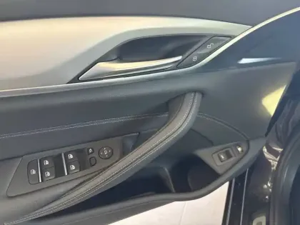 Photo 44 BMW Serie 5 Touring 530e TwinPower Turbo 292 ch BVA8