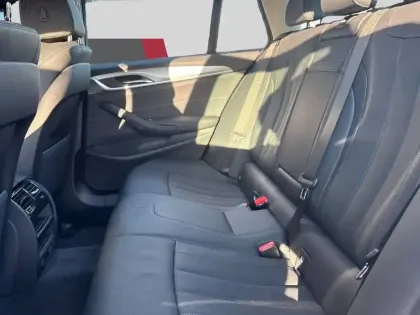 Photo 13 BMW Serie 5 Touring 530e TwinPower Turbo 292 ch BVA8