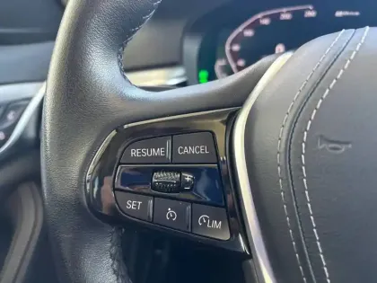 Photo 18 BMW Serie 5 Touring 530e TwinPower Turbo 292 ch BVA8