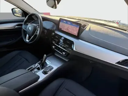 Photo 30 BMW Serie 5 Touring 530e TwinPower Turbo 292 ch BVA8