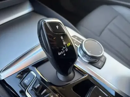 Photo 38 BMW Serie 5 Touring 530e TwinPower Turbo 292 ch BVA8