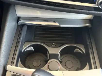 Photo 23 BMW Serie 5 Touring 530e TwinPower Turbo 292 ch BVA8