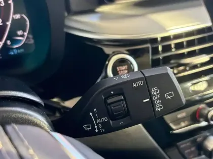 Photo 21 BMW Serie 5 Touring 530e TwinPower Turbo 292 ch BVA8