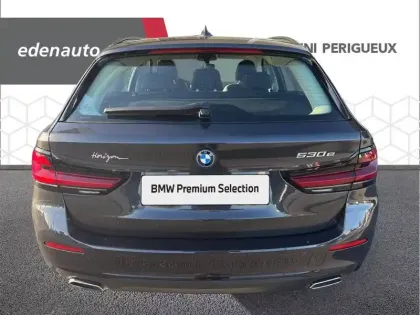 Photo 15 BMW Serie 5 Touring 530e TwinPower Turbo 292 ch BVA8