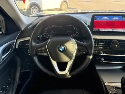 Photo 32 BMW Serie 5 Touring 530e TwinPower Turbo 292 ch BVA8