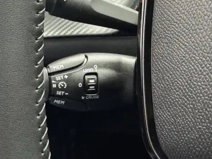 Photo 62 Peugeot 208  100 S&S BVM6