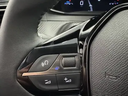 Photo 94 Peugeot 208  100 S&S BVM6