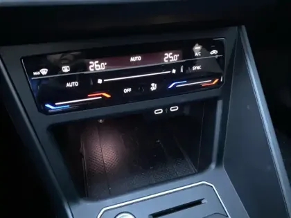 Photo 22 Volkswagen Taigo  1.0 TSI 110 DSG7