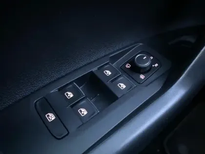 Photo 16 Volkswagen Taigo  1.0 TSI 110 DSG7