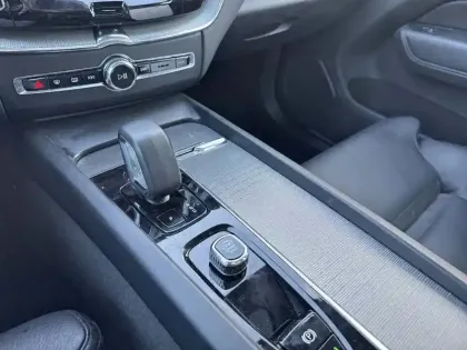 Photo 14 Volvo Xc60  B4 197 ch Geartronic 8