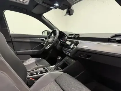 Photo 27 Audi Q3  35 TFSI 150 ch S tronic 7