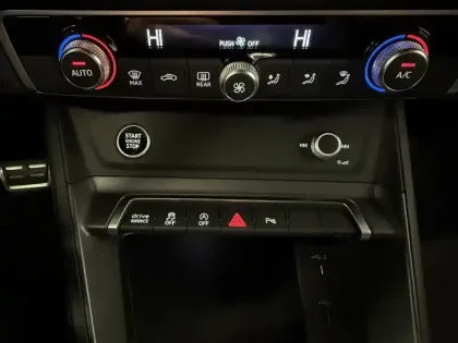 Photo 13 Audi Q3  35 TFSI 150 ch S tronic 7