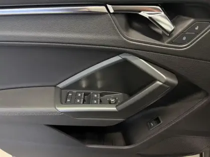 Photo 33 Audi Q3  35 TFSI 150 ch S tronic 7