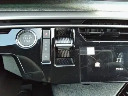 Photo 61 Peugeot 5008  Hybrid 145 e-DCS6