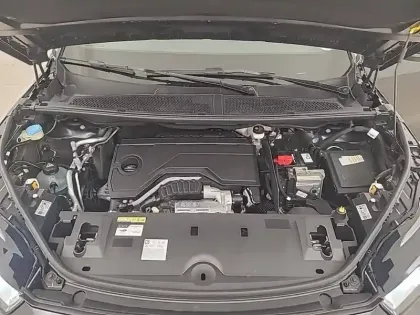 Photo 98 Peugeot 5008  Hybrid 145 e-DCS6