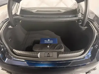 Photo 8 Maserati Granturismo  V6 490