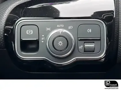 Photo 19 Mercedes Classe A  250 e 8G-DCT