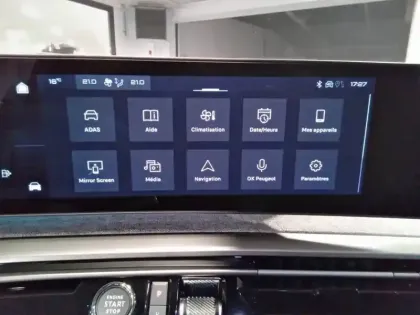 Photo 38 Peugeot 3008  Hybrid 145 e-DCS6