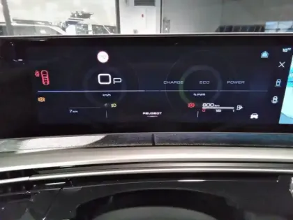 Photo 29 Peugeot 3008  Hybrid 145 e-DCS6