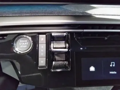 Photo 33 Peugeot 3008  Hybrid 145 e-DCS6