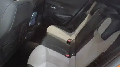 Photo 13 Peugeot 2008  Electrique 136 ch