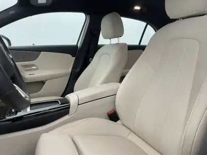 Photo 46 Mercedes Classe A  180 7G-DCT