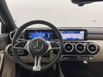 Photo 85 Mercedes Classe A  180 7G-DCT