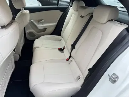 Photo 5 Mercedes Classe A  180 7G-DCT