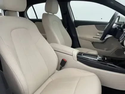 Photo 27 Mercedes Classe A  180 7G-DCT