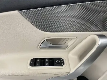 Photo 90 Mercedes Classe A  180 7G-DCT