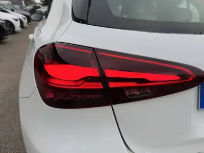 Photo 10 Mercedes Classe A  180 7G-DCT