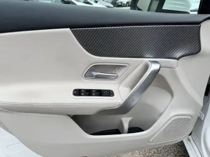 Photo 14 Mercedes Classe A  180 7G-DCT