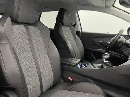 Photo 56 Peugeot 3008  Puretech 130ch S&S BVM6