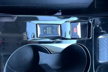 Photo 22 Peugeot 208  Hybrid 110 e-DCS6