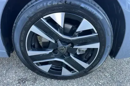 Photo 10 Peugeot 208  Hybrid 110 e-DCS6