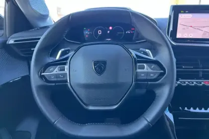 Photo 17 Peugeot 208  Hybrid 110 e-DCS6