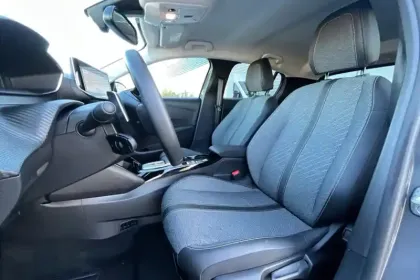 Photo 13 Peugeot 208  Hybrid 110 e-DCS6