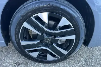 Photo 8 Peugeot 208  Hybrid 110 e-DCS6