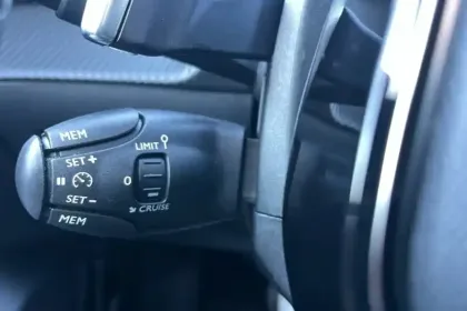 Photo 23 Peugeot 208  Hybrid 110 e-DCS6