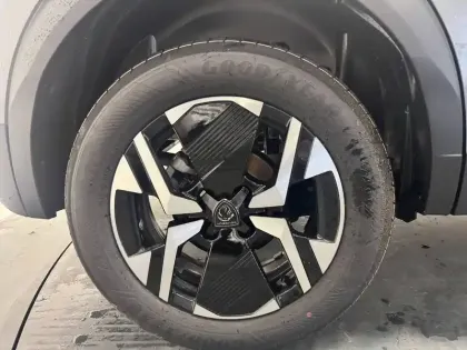 Photo 46 Peugeot 2008  100 S&S BVM6