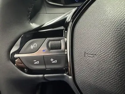 Photo 91 Peugeot 2008  100 S&S BVM6