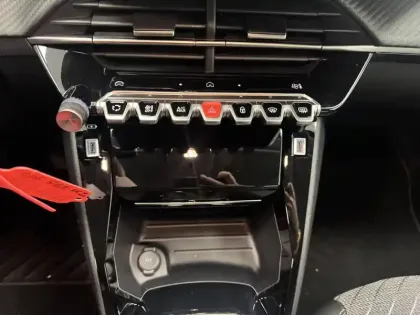 Photo 8 Peugeot 208  100 S&S BVM6