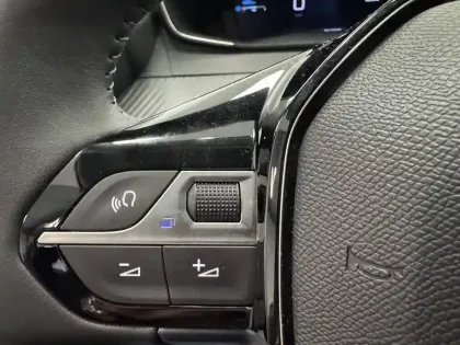 Photo 19 Peugeot 208  100 S&S BVM6