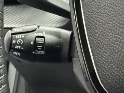 Photo 28 Peugeot 208  100 S&S BVM6