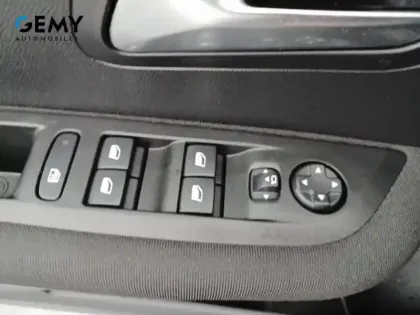 Photo 70 Peugeot 208  BlueHDi 100 S&S BVM6