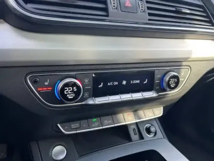 Photo 27 Audi Q5  55 TFSIe 367 S tronic 7 Quattro