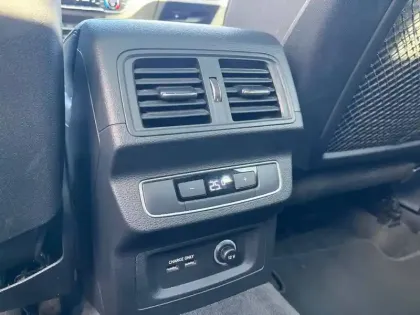 Photo 32 Audi Q5  55 TFSIe 367 S tronic 7 Quattro